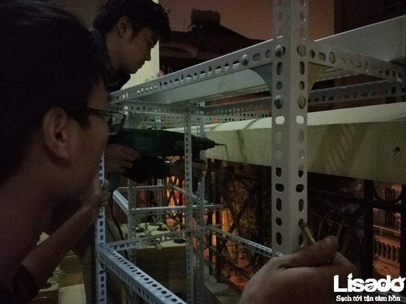 Lisado thực hiện công trình trồng rau thuỷ canh tại nhà chị Doan- đường Lạc Trung – Hà Nội